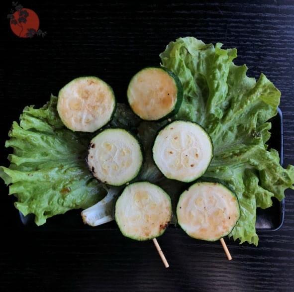 B7 brochette de courgette 4,10 €